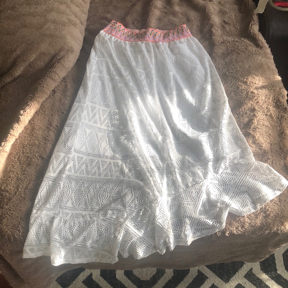 Hi-low Maxi Skirt, white color, multi colored around the waist